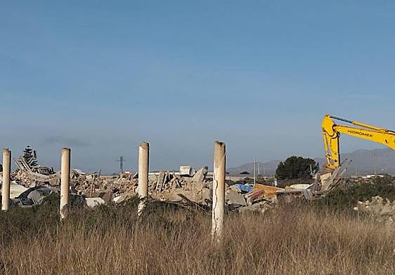 Derribo del asentamiento de la avenida de la Constitución.