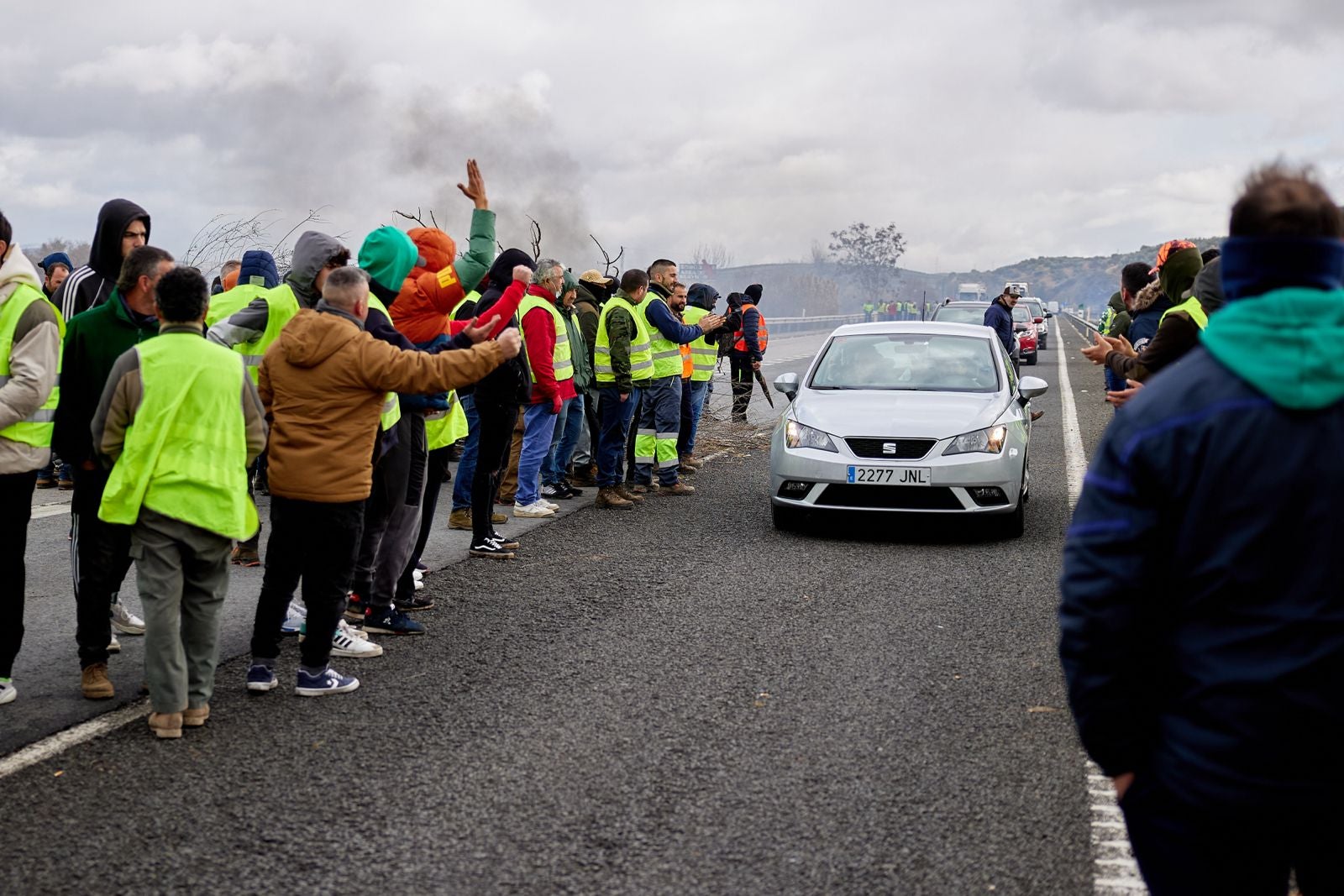 Las protestas de los agricultores de la A-92 en Huétor Tájar, en imágenes