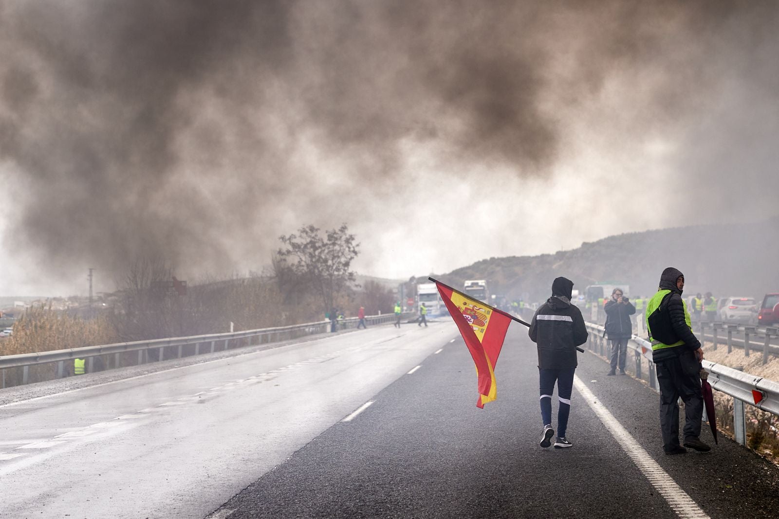 Las protestas de los agricultores de la A-92 en Huétor Tájar, en imágenes