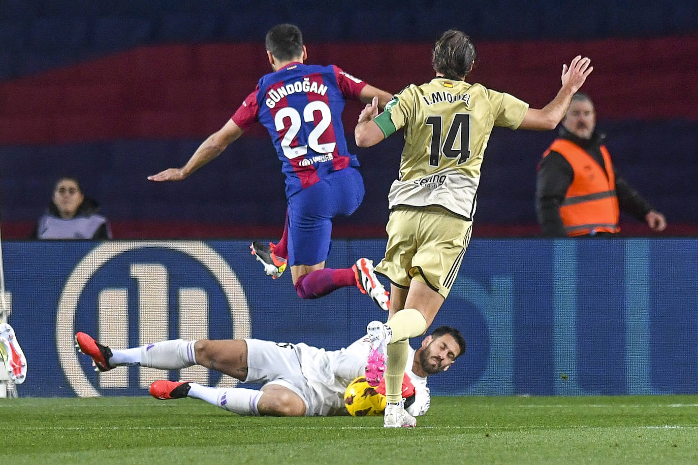 Las imágenes del partidazo del Granada en Barcelona