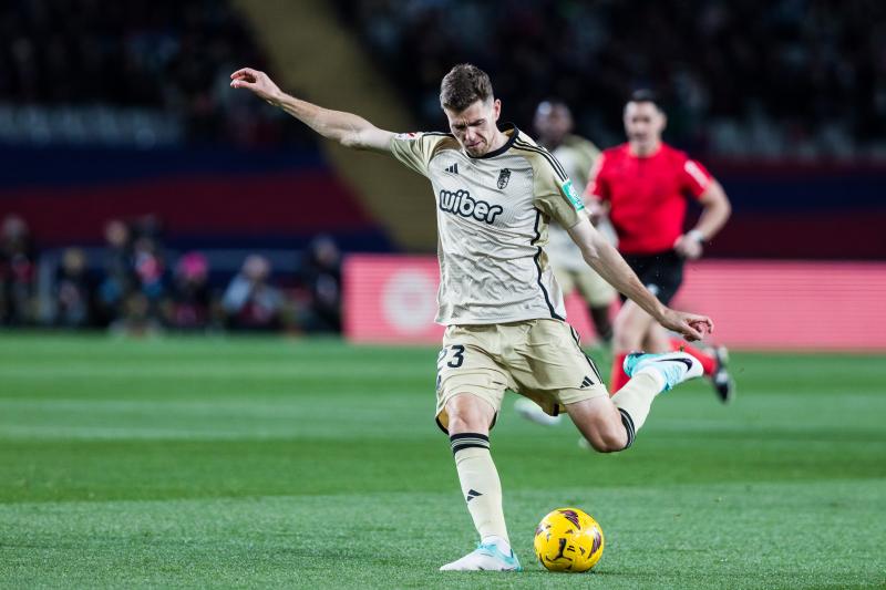 Las imágenes del partidazo del Granada en Barcelona