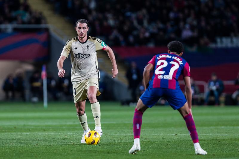 Las imágenes del partidazo del Granada en Barcelona