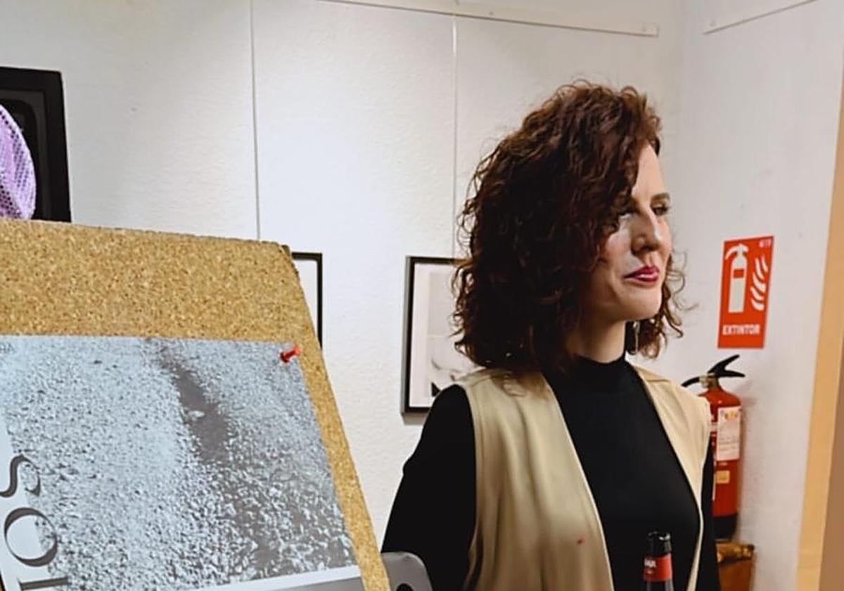 Imagen principal - Cuerpo y paisaje dialogan en la exposición «Territorios» de Fina García