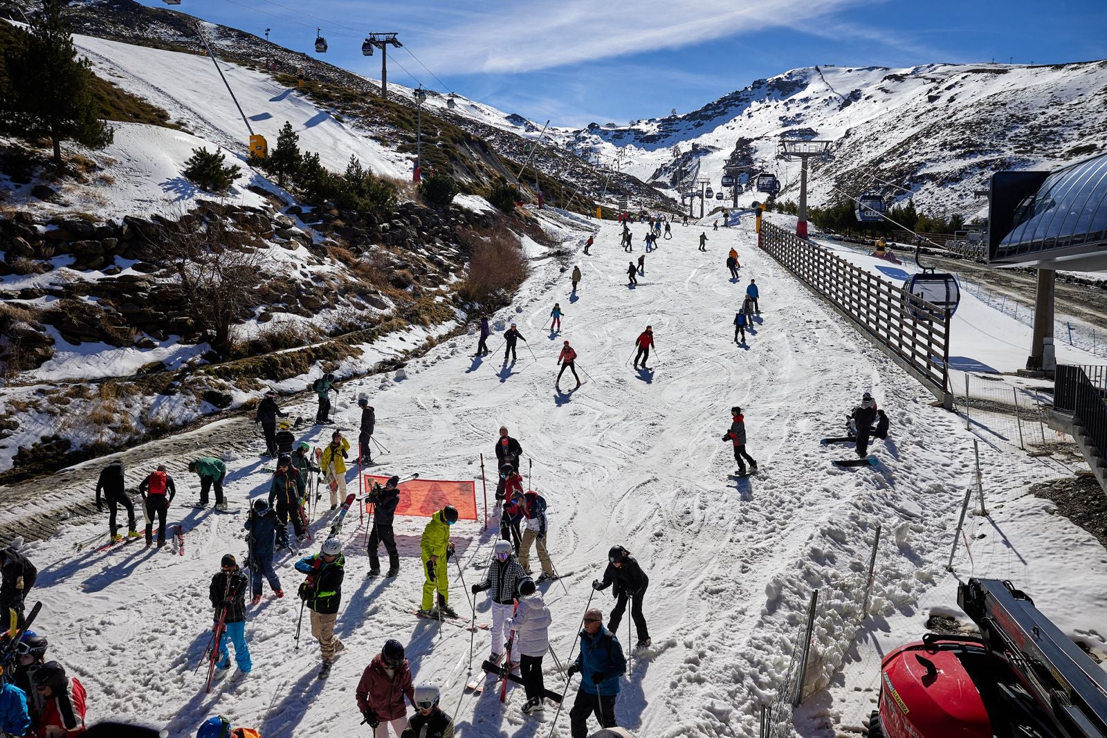 Las imágenes del día después del barro en Sierra Nevada