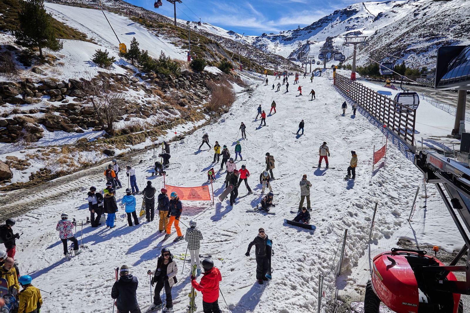 Las imágenes del día después del barro en Sierra Nevada