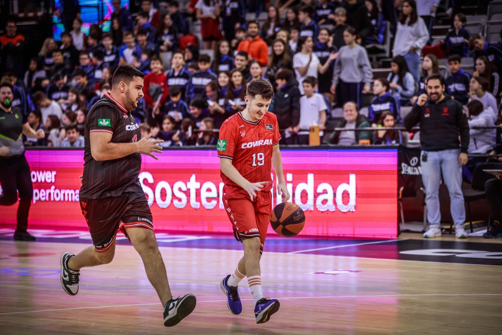 Las imágenes de los niños en el Fénix Game del Palacio de los Deportes