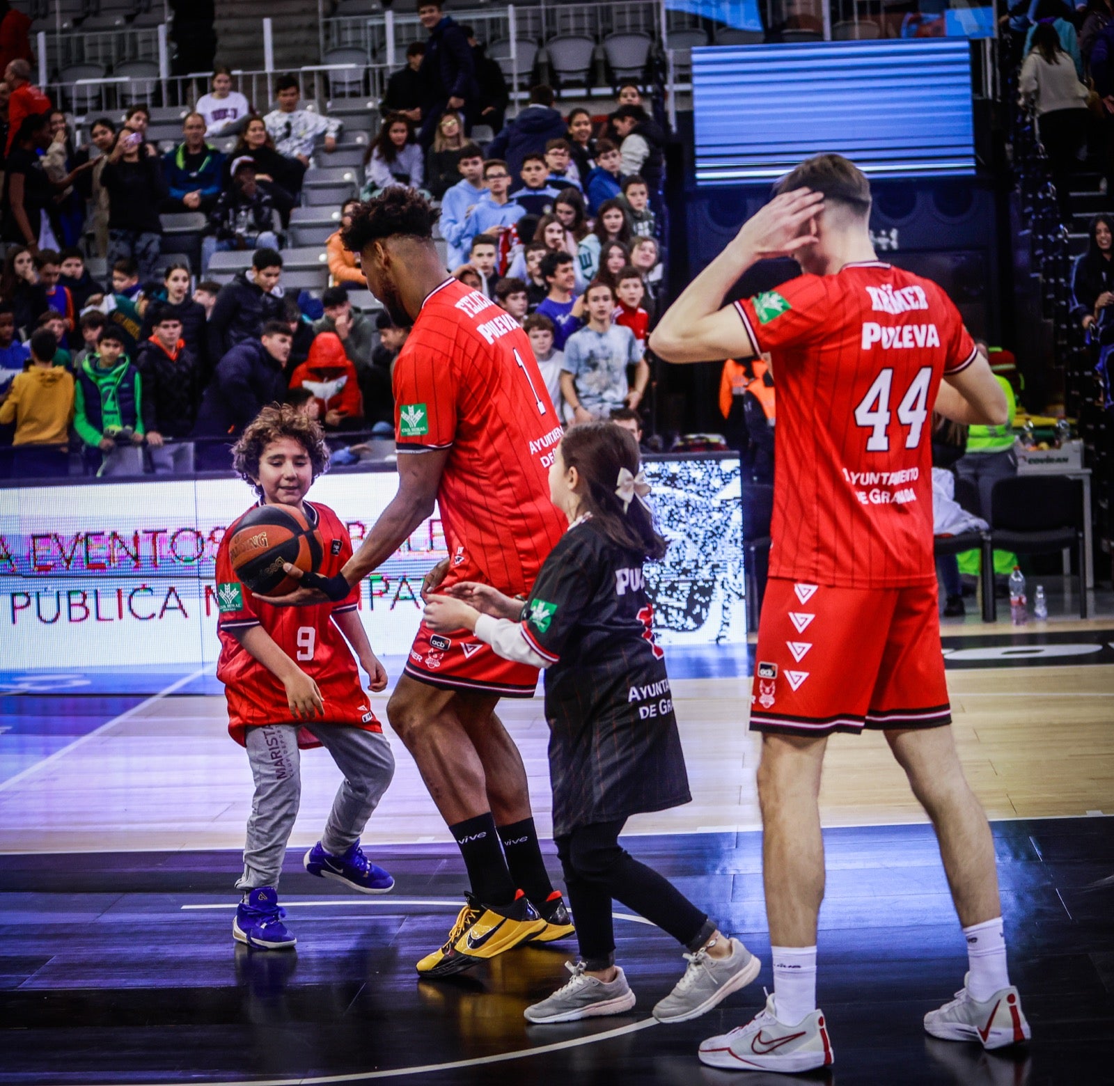 Las imágenes de los niños en el Fénix Game del Palacio de los Deportes