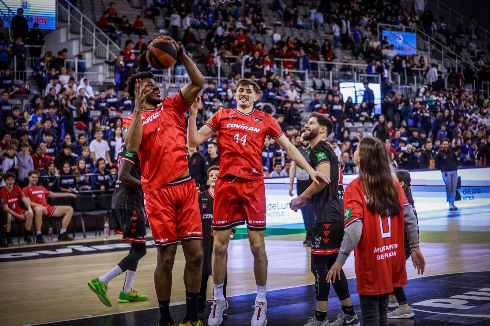 Las imágenes de los niños en el Fénix Game del Palacio de los Deportes