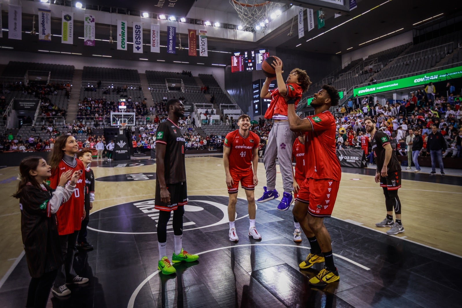 Las imágenes de los niños en el Fénix Game del Palacio de los Deportes