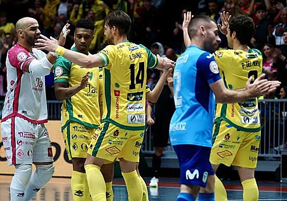 Los jugadores del Jaén Paraíso Interior celebran uno de los tantos del partido disputado en el Olivo Arena.