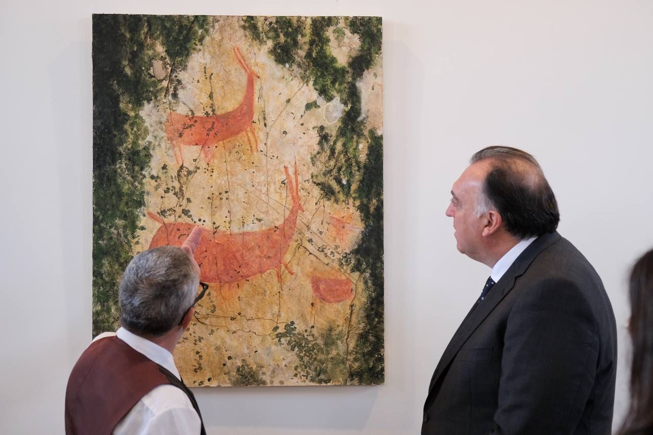 Manuel Fernández y Arturo Bernal en el Centro de Interpretación del Arte Rupestre de Sierra Morena Oriental.