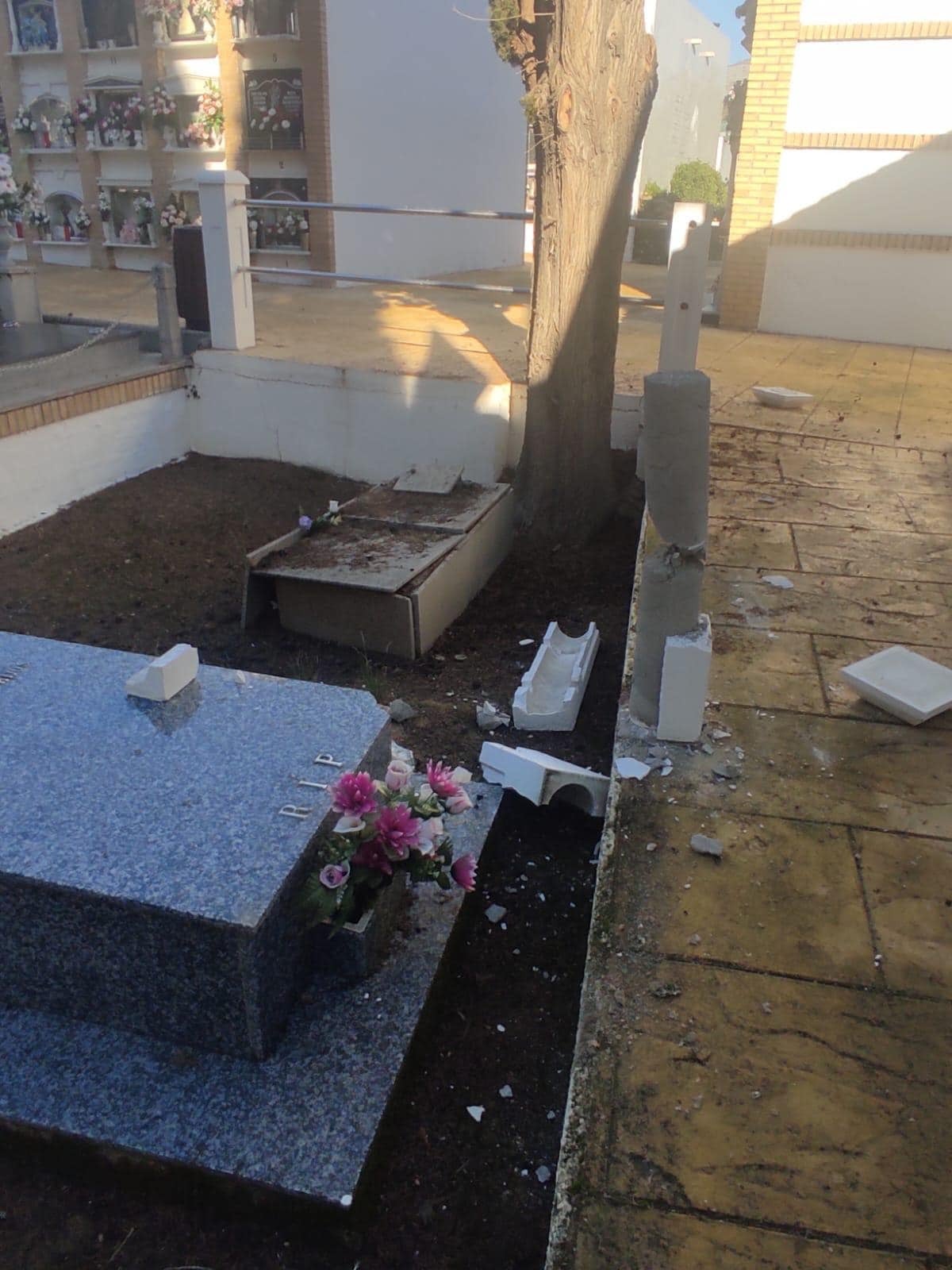 Imagen de algunos de los desperfectos..