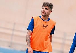 El exrojiblanco Álex Pozo, durante el último entrenamiento de su equipo.