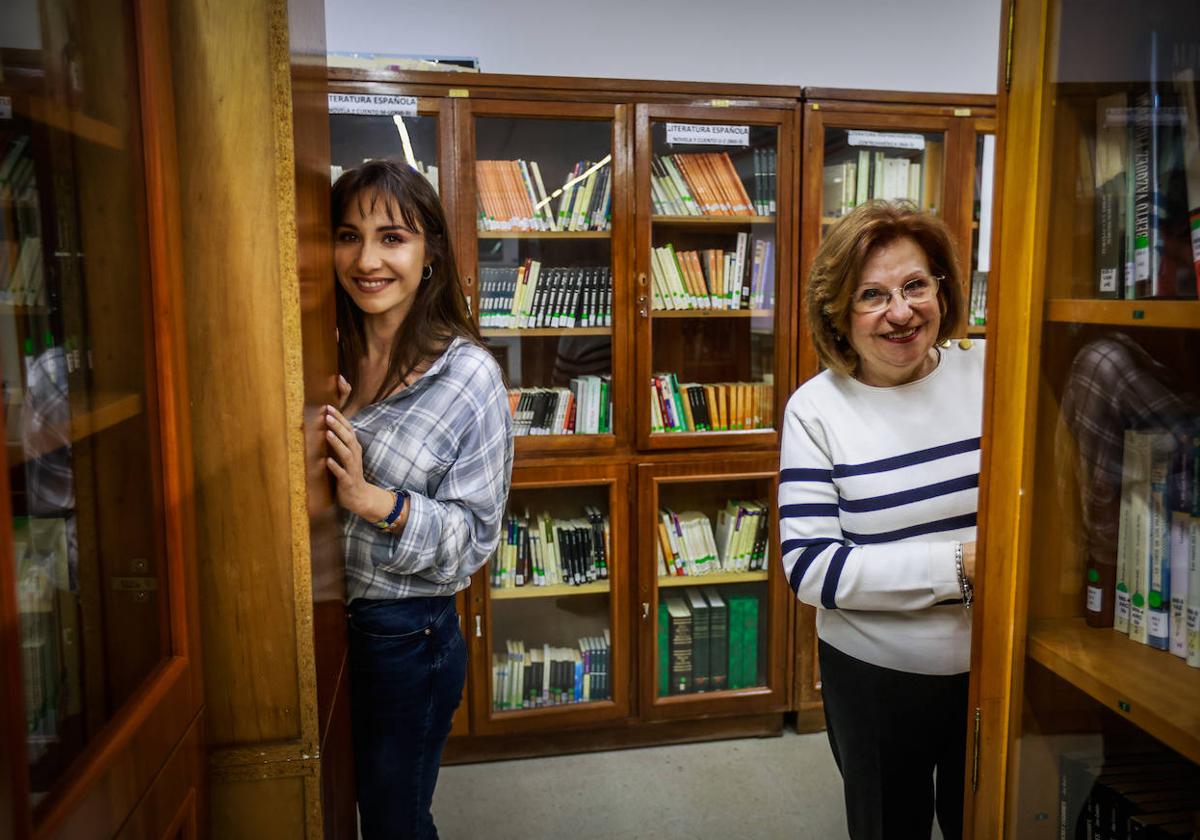 Carmen Rodríguez y Josefina Gallego, profesoras de Lengua y Literatura.