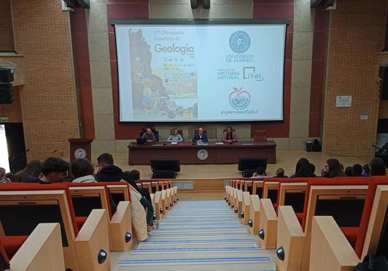 Apertura de la jornada de las Olimpiadas de Geología en la UAL.