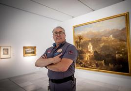 El pintor granadino vigilante del museo