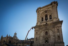 El Arzobispado acomete todos los años trabajos de conservación de forma previa a la Semana Santa.