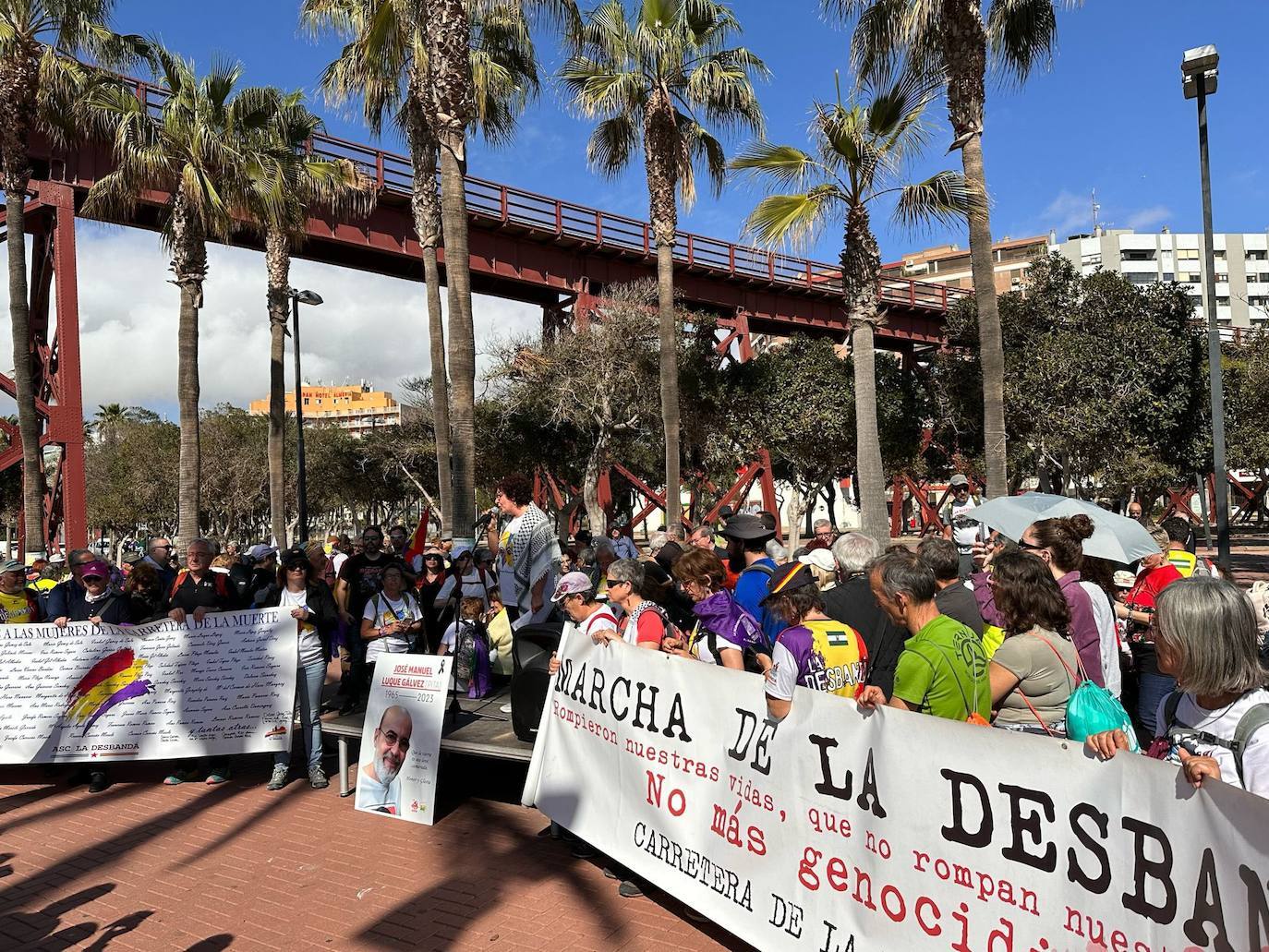 Llegada a Almería de la Marcha de la Desbandá.