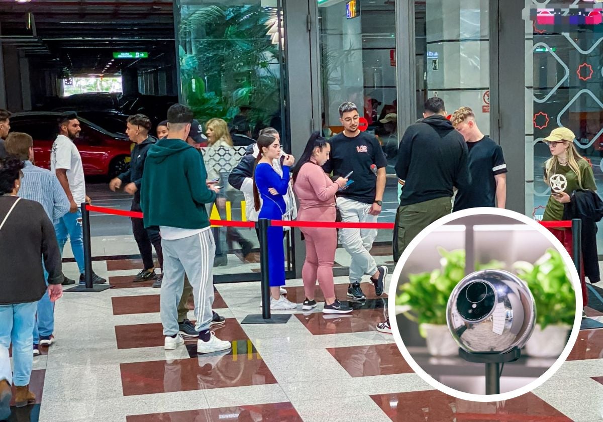 Colas para tomar muestras de iris en Granada.