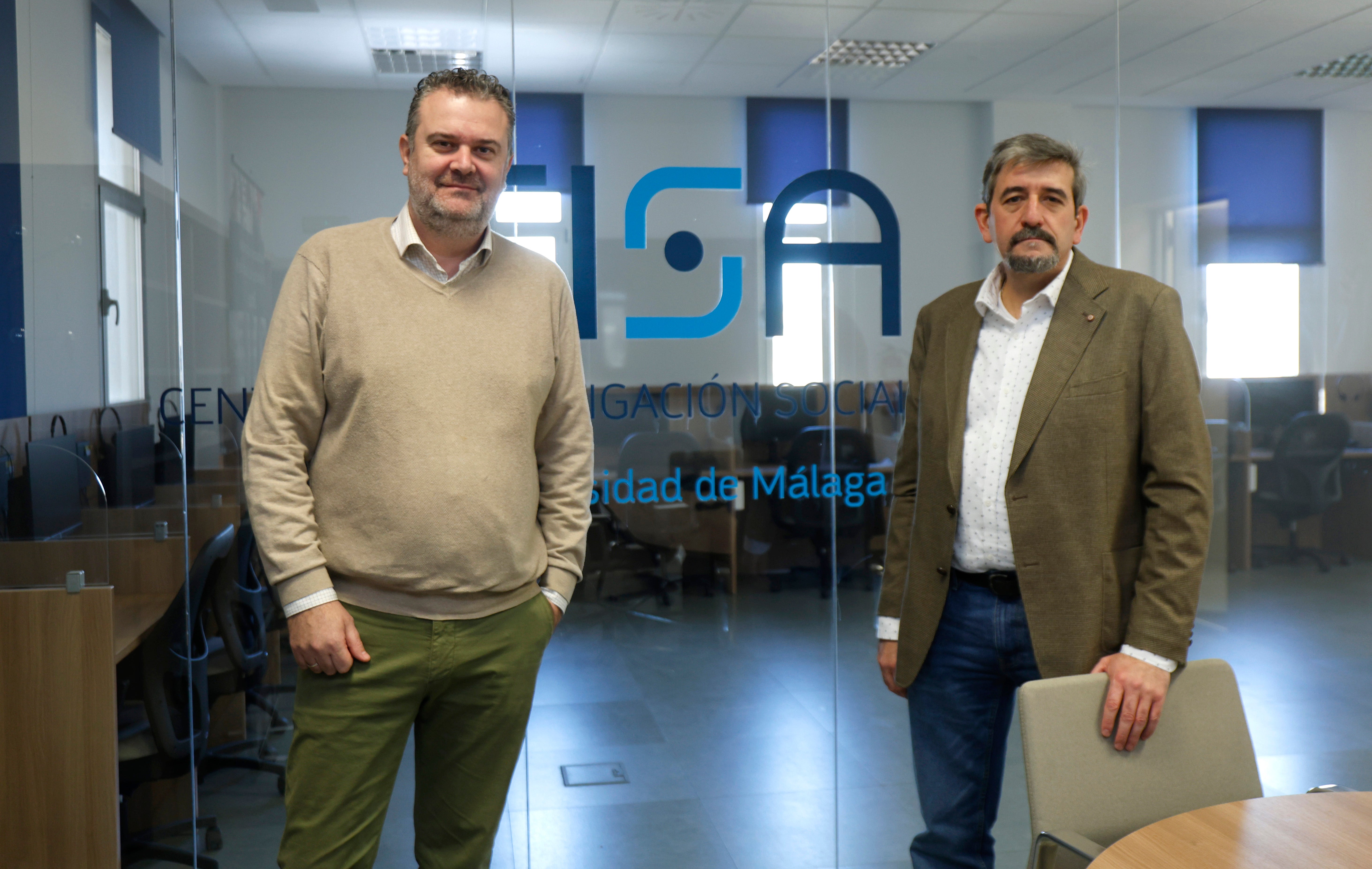 Los sociólogos Luis Ayuso Sánchez y José Manuel García Moreno, directores del proyecto.