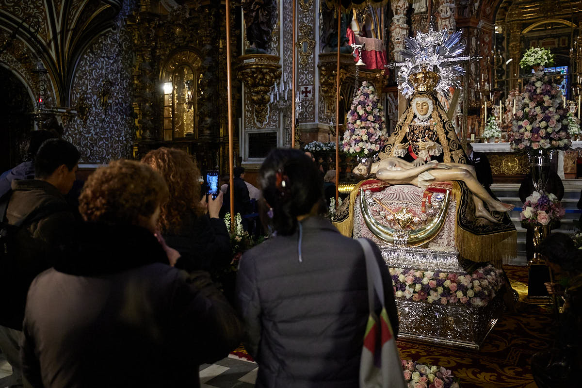 Las imágenes de la Virgen de las Angustias tras su restauración