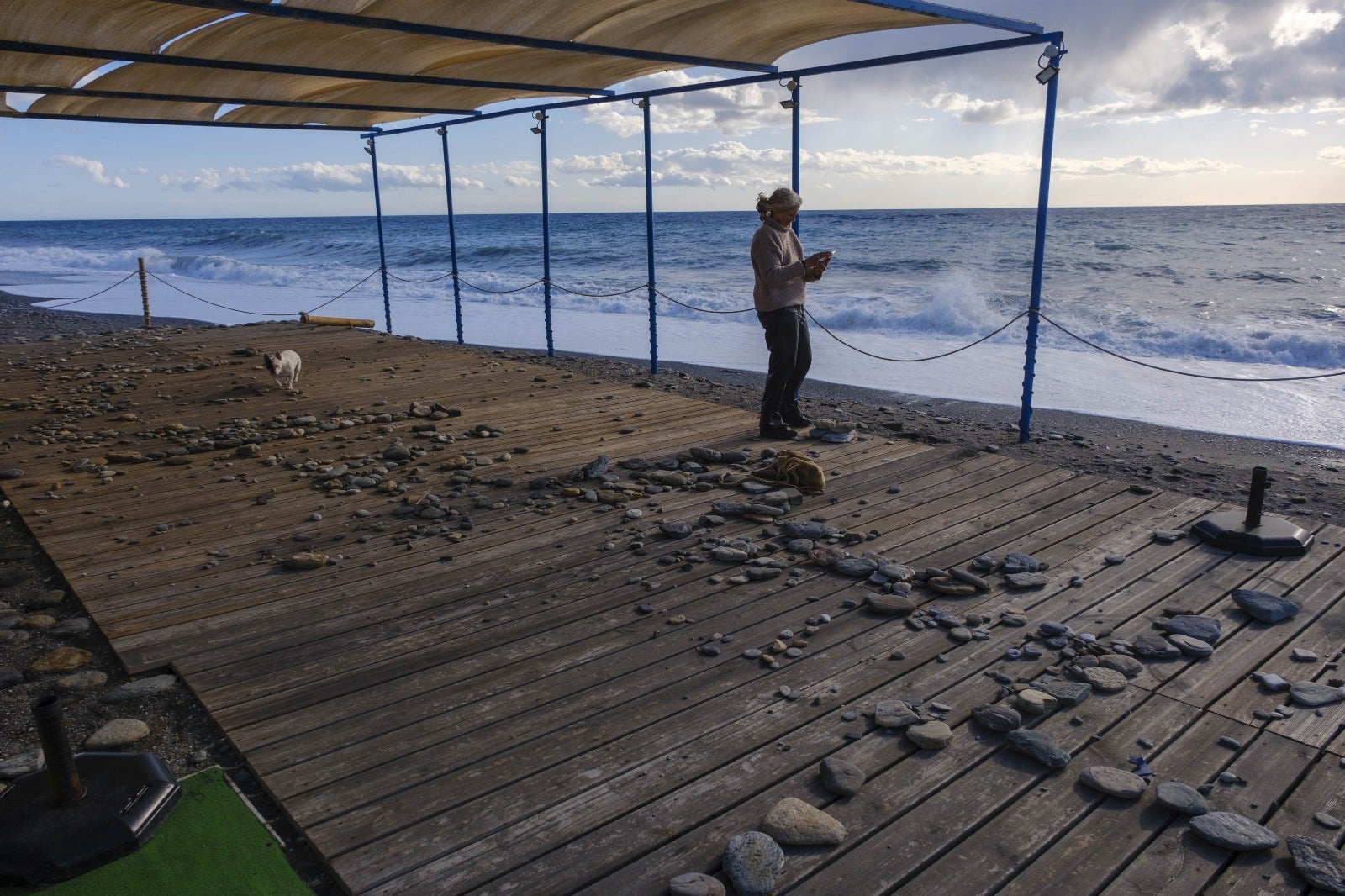 Las imágenes de un nuevo destrozo en Playa Granada y Salobreña