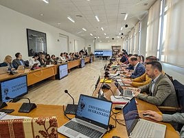 Aprobada la oferta de másteres oficiales de la UGR para 2024-2025 con 5.414 plazas