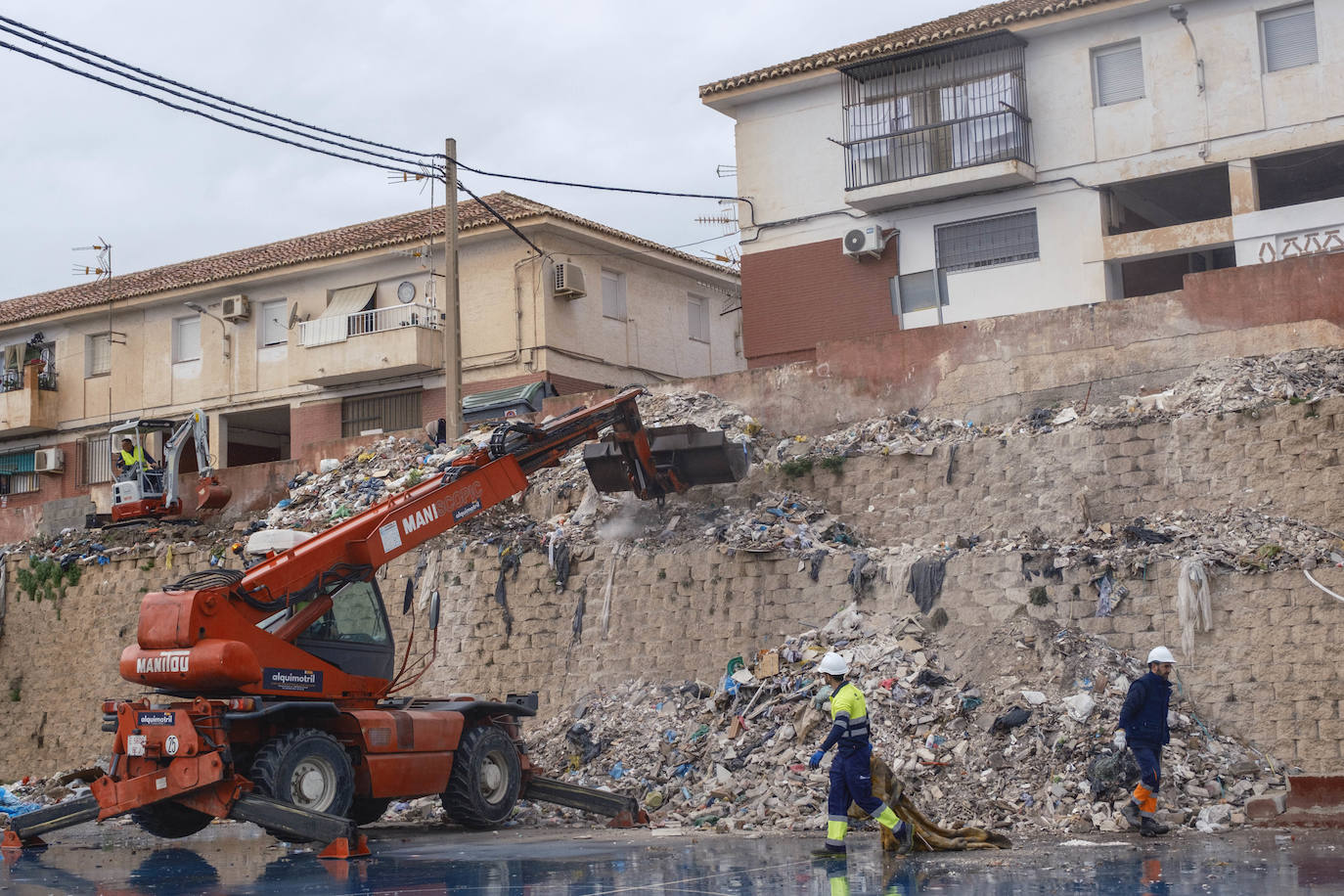 La externalización de la limpieza de Motril levanta quejas de sindicatos y oposición