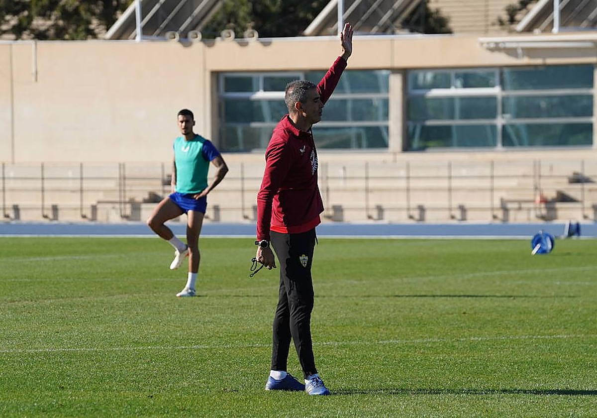 Gaizka Garitano llama la atención por la gran importancia del partido de mañana.