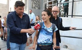 Patricia Ramírez (c), madre del niño Gabriel Cruz, sale de la Audiencia Provincial de Almería, tras la segunda sesión del juicio contra Ana Julia Quezada.