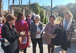 Representantes del colecitvo Feministas 8M y de la Comisión por la Igualdad y Contra la Violencia de Género.