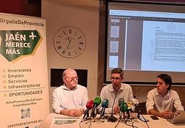 Dirigentes de Jaén Merece Más, en junio del año pasado.