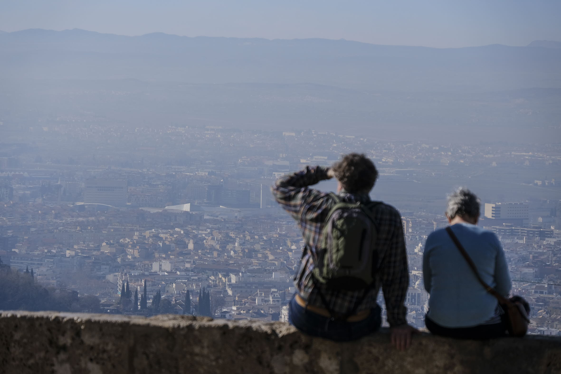 Vistas afectadas por la contaminación en la ciudad de Granada.