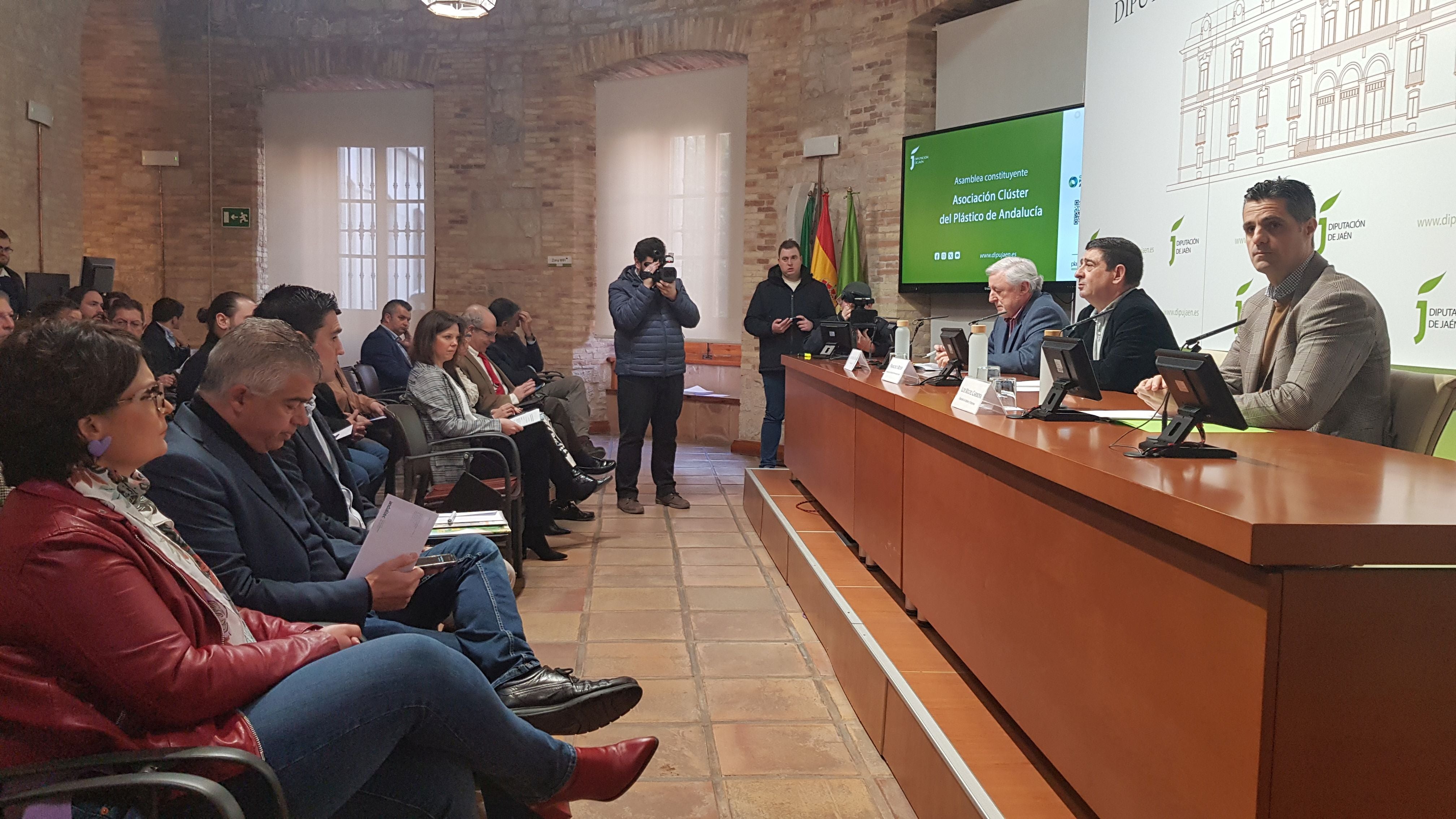 Asamblea constituyente del Clúster del plástico de Andalucía en la Diputación de Jaén.