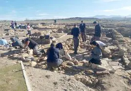 Excavaciones arqueológicas en Puente Tablas.