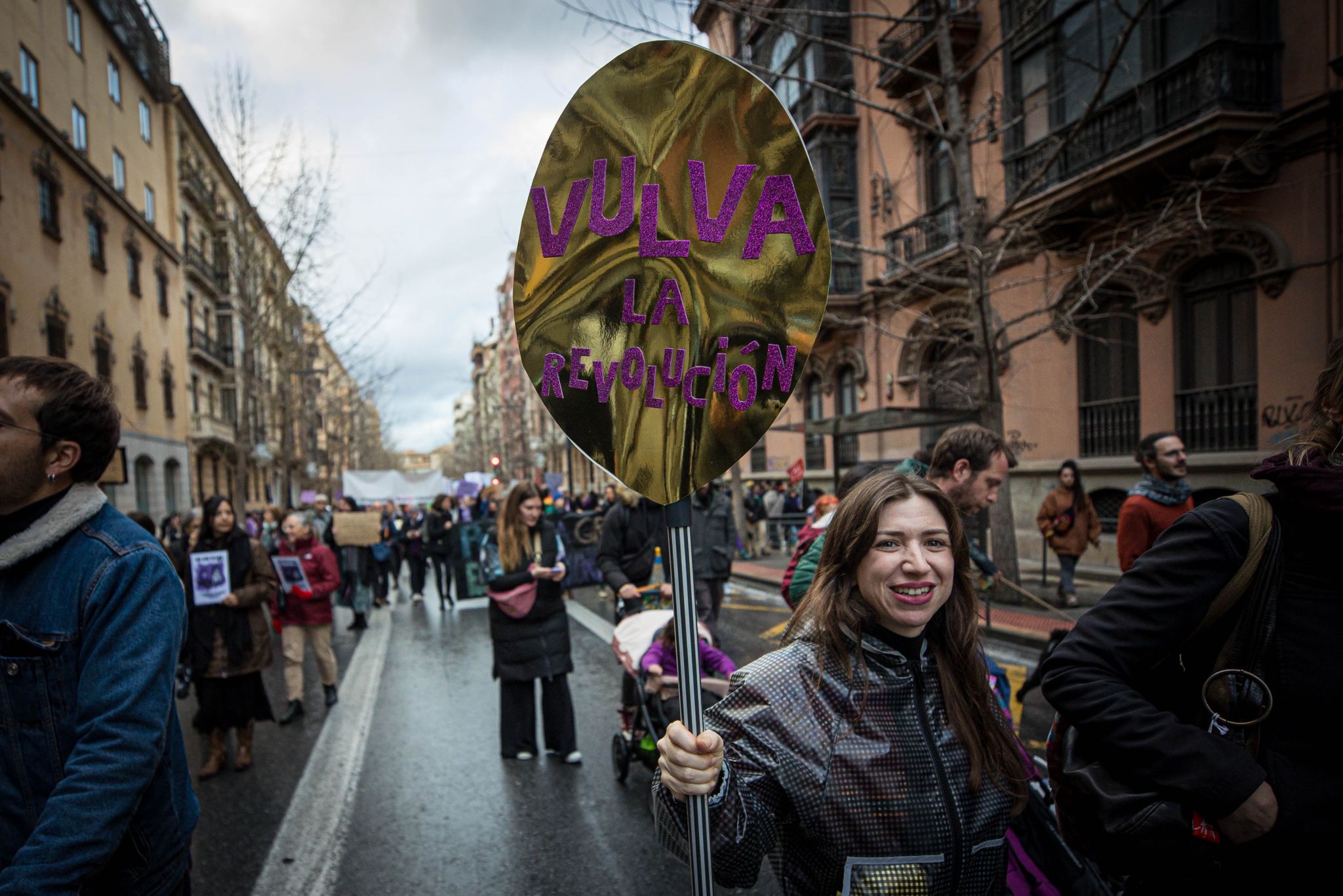 Las imágenes de la marea morada del 8M en Granada