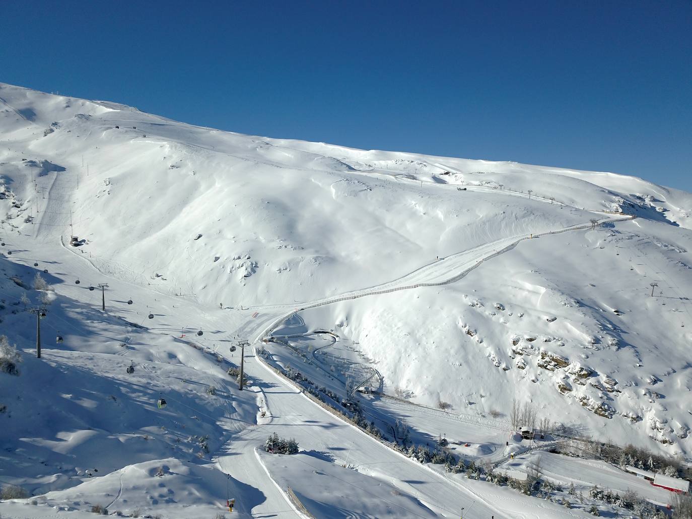 La mayor nevada de los últimos años en Sierra Nevada, en imágenes