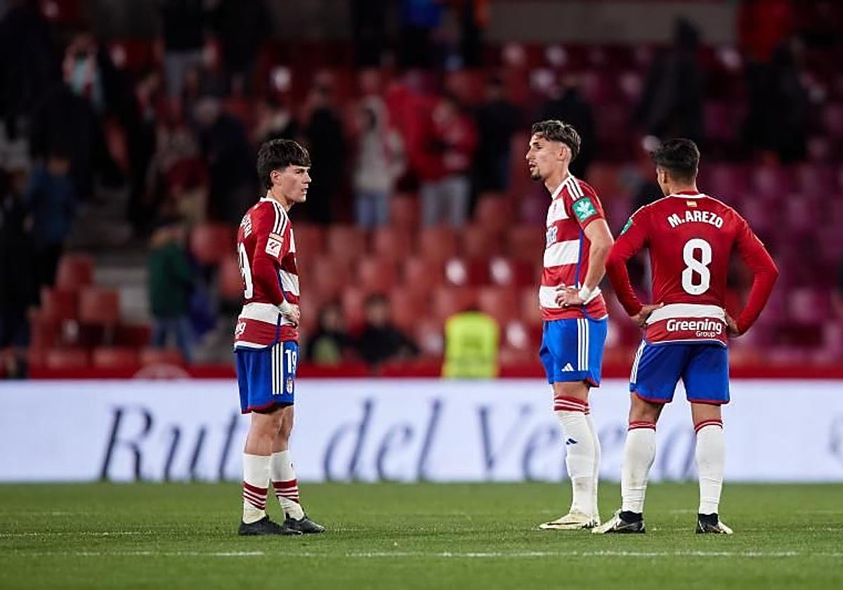 Pellistri, Corbeanu y Arezo.