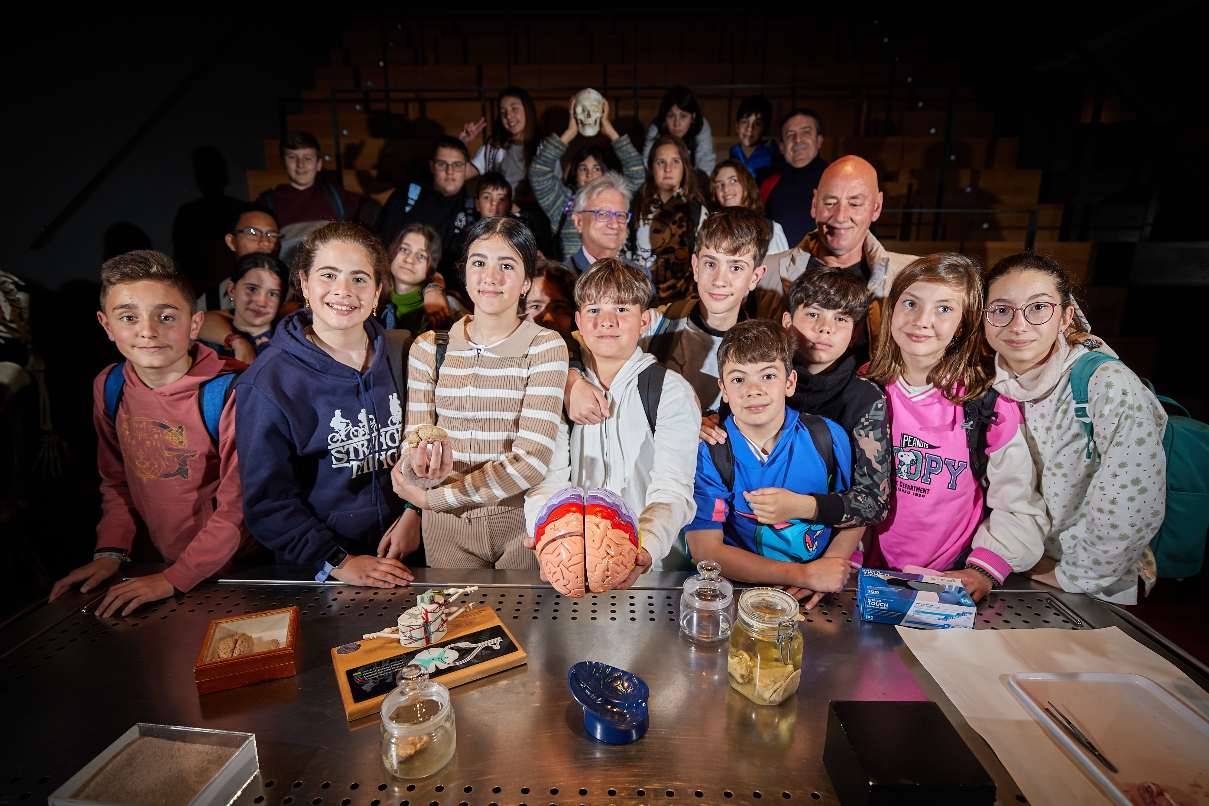 Alumnos participantes en las actividades en el Parque de las Ciencias.