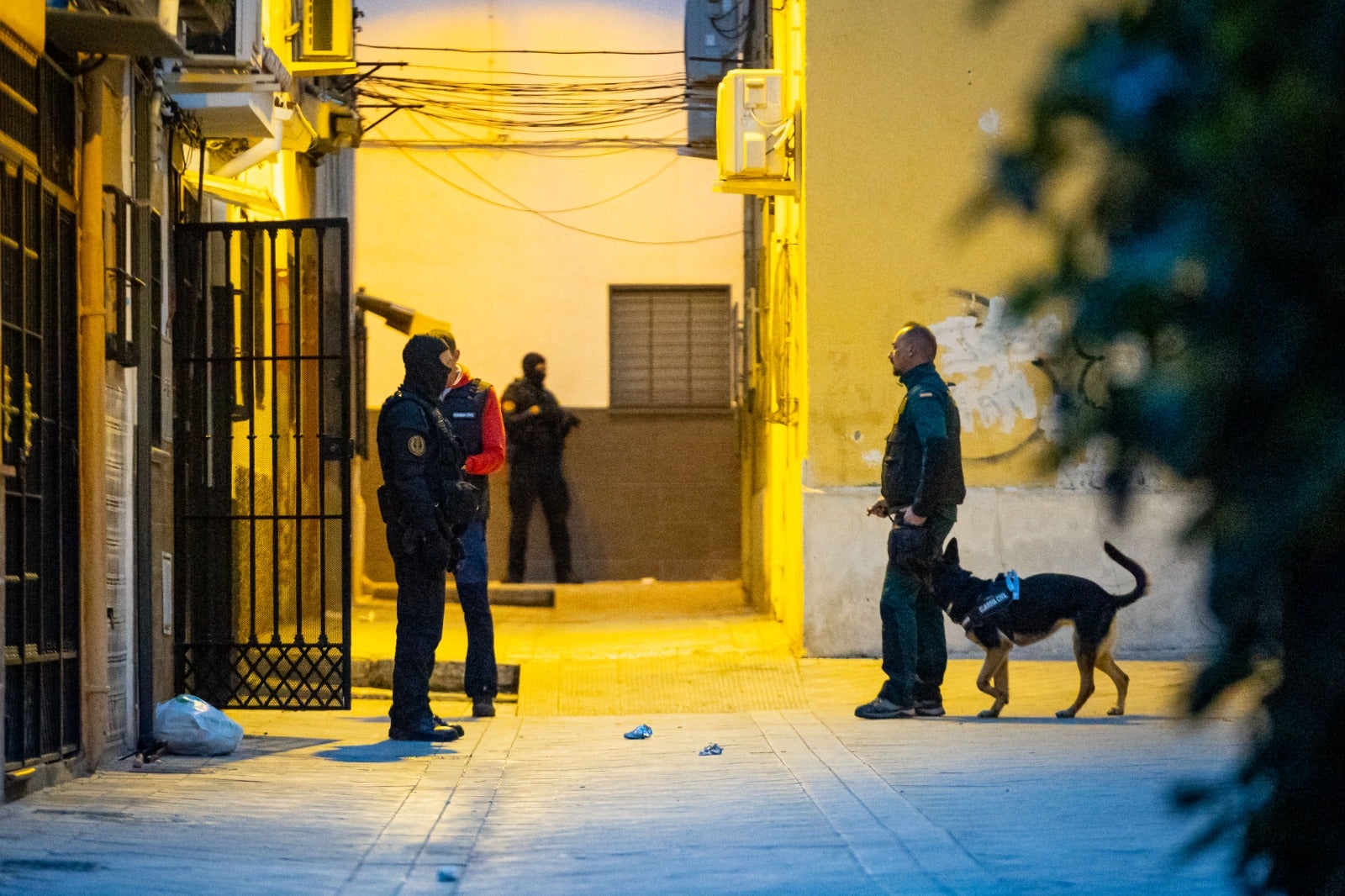 Las imágenes de la operación antidroga en la zona Norte de Granada