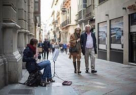 Reglas para el arte callejero en Almería: con la música a otra parte