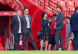 A la derecha, Sophia Yang y Javier Aranguren.