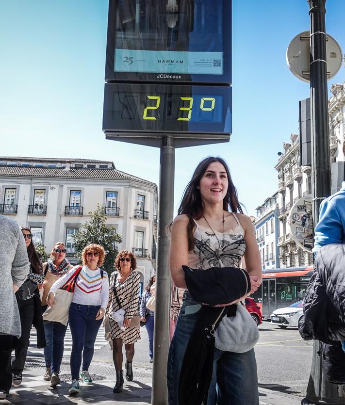 Imagen secundaria 2 - Las calles de Granada son este fin de semana un museo al aire libre de buen ambiente, temperaturas agradables y todo tipo de actividades.