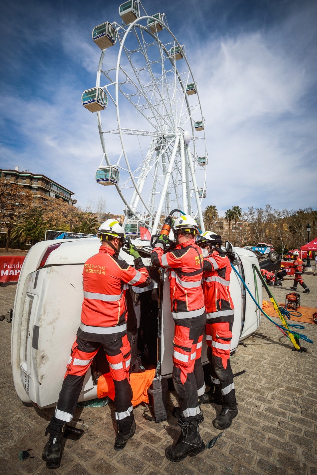 El espectacular simulacro de gran accidente en Granada, en imágenes