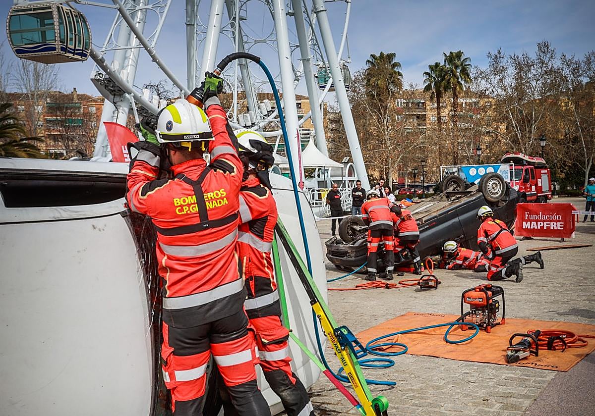 El espectacular simulacro de gran accidente en Granada, en imágenes