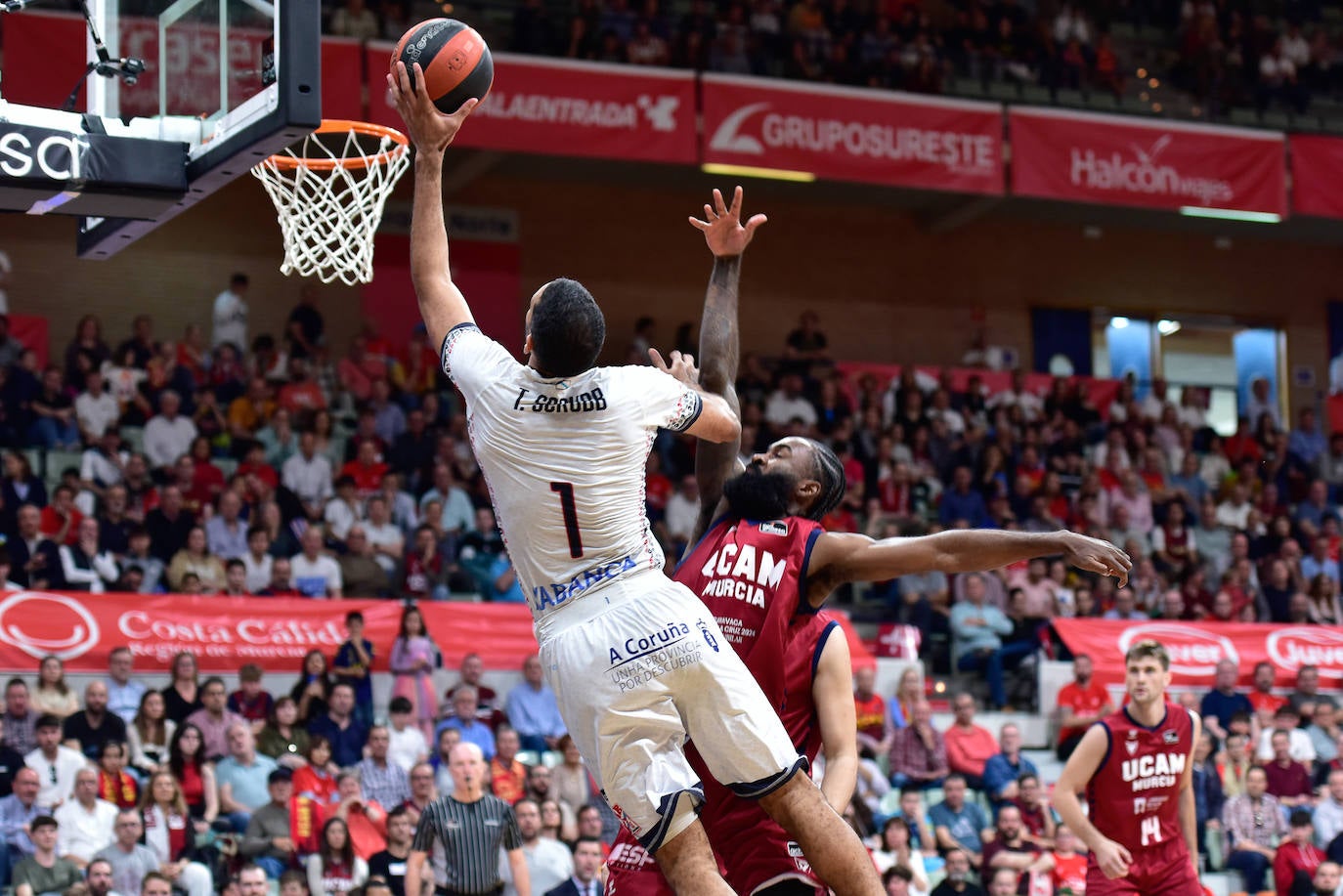 Canasta de Thomas Scrubb, del Obradoiro.