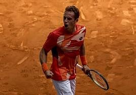 Roberto Carballés muestra euforia en un torneo anterior.