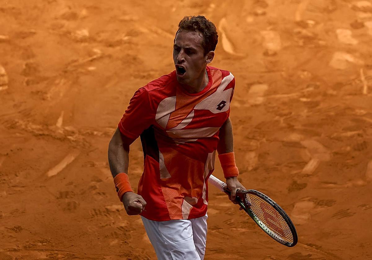 Roberto Carballés muestra euforia en un torneo anterior.