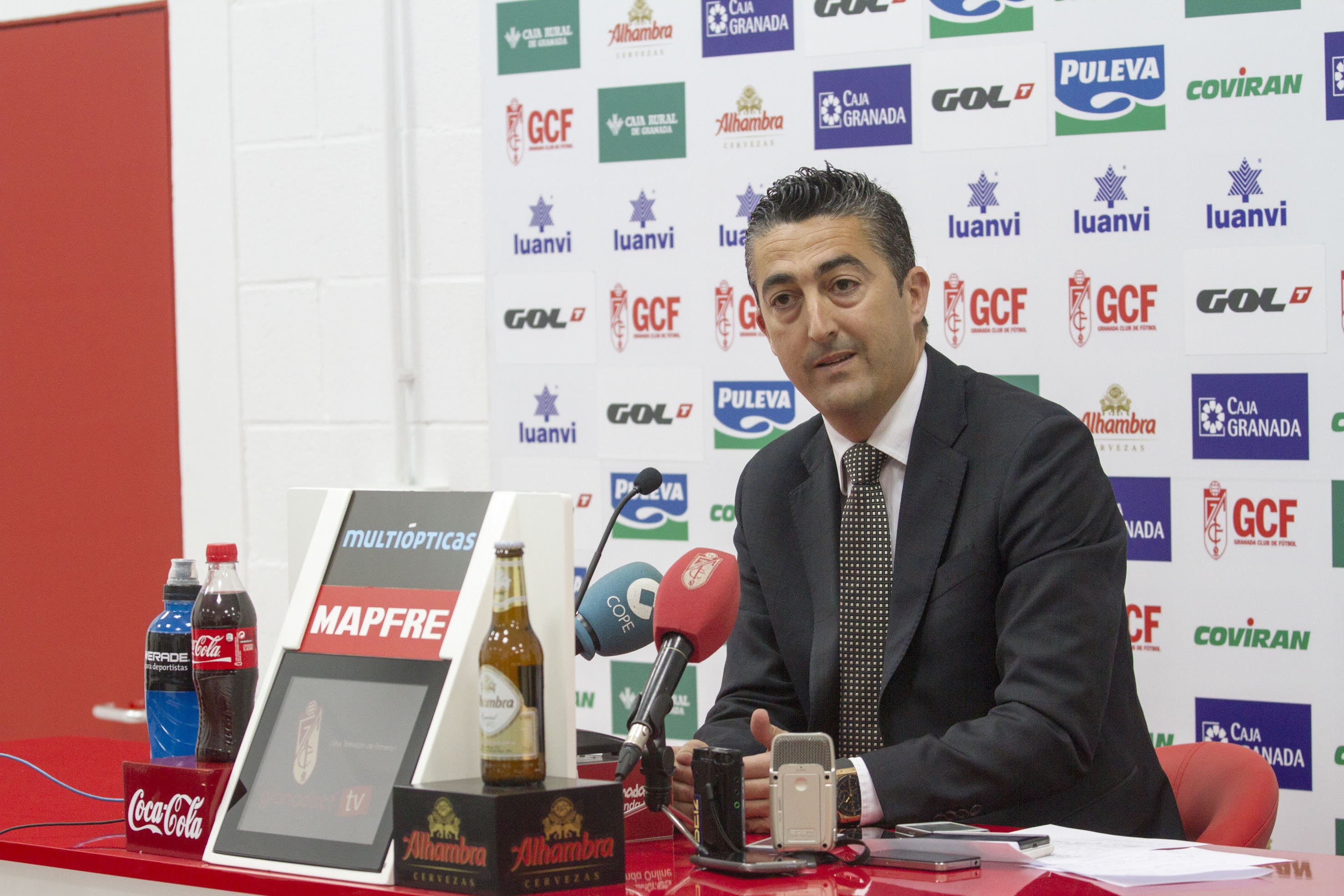 Pedro González Segura, en una imagen de archivo durante su etapa en el Granada CF.
