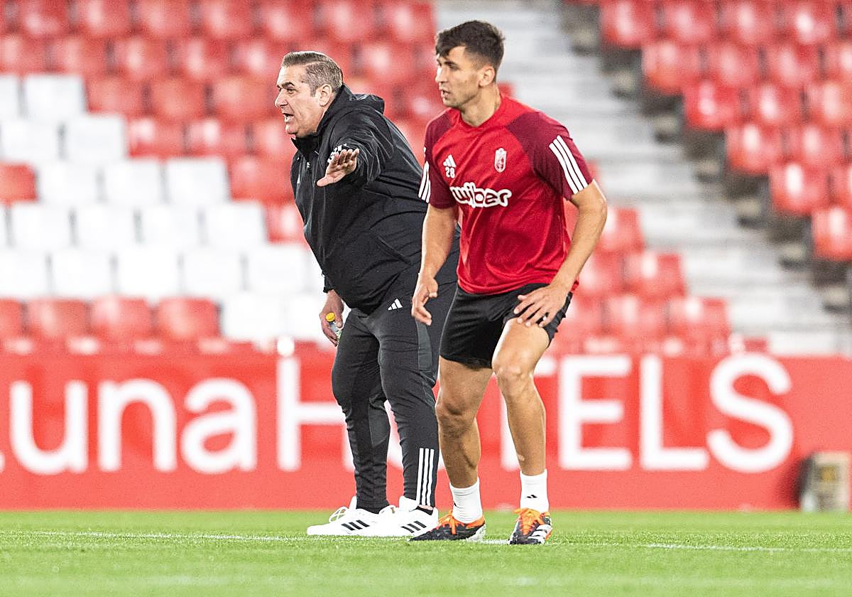 José Ramón Sandoval, durante su primer entrenamiento a su vuelta al Granada.